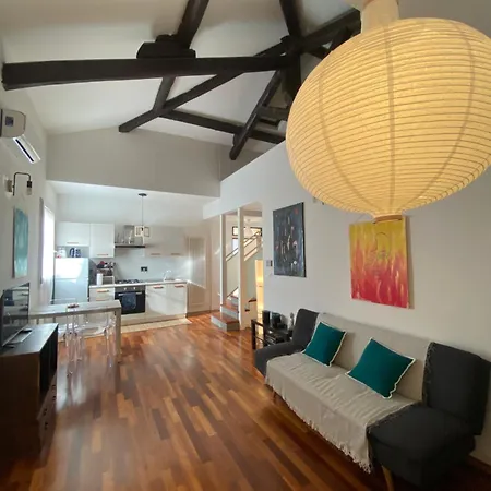 Apartamento La Casa Di Giulia, Spazioso Loft Su Due Livelli A 10 Minuti Di Macchina Dal Centro Bolonia