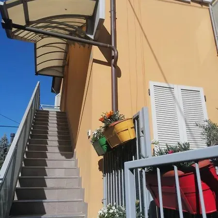La Casa Di Giulia, Spazioso Loft Su Due Livelli A 10 Minuti Di Macchina Dal Centro Appartement
