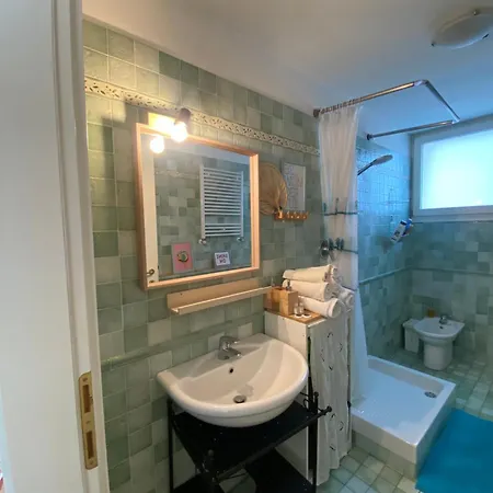 La Casa Di Giulia, Spazioso Loft Su Due Livelli A 10 Minuti Di Macchina Dal Centro Appartement Bologna